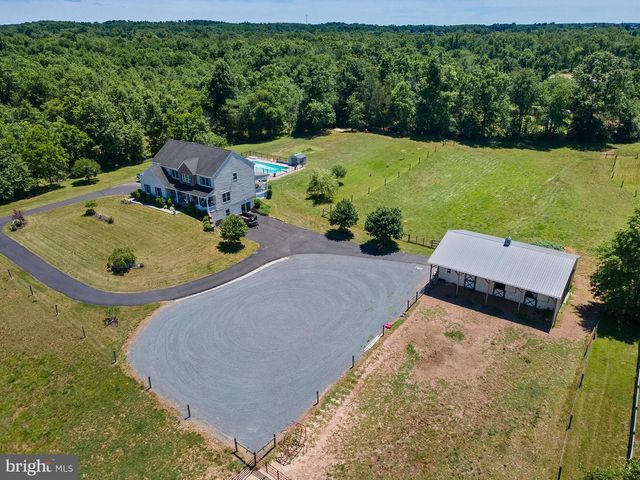 75 SAINT JOHNS RD W, Littlestown, PA 17340