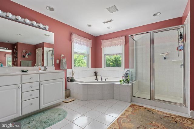 75 SAINT JOHNS RD W, Littlestown, PA 17340