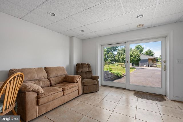 75 SAINT JOHNS RD W, Littlestown, PA 17340