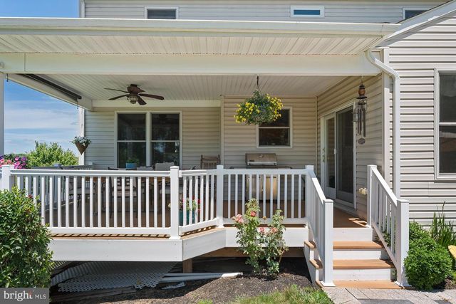 75 SAINT JOHNS RD W, Littlestown, PA 17340