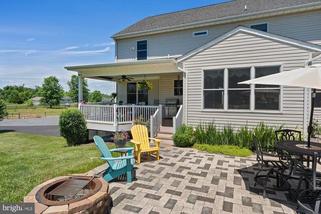 75 SAINT JOHNS RD W, Littlestown, PA 17340