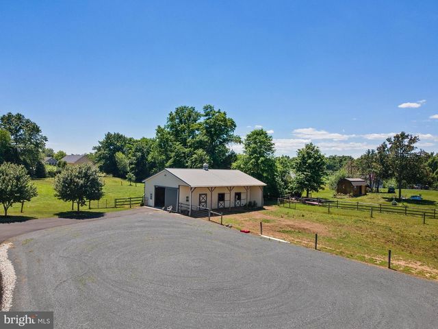 75 SAINT JOHNS RD W, Littlestown, PA 17340