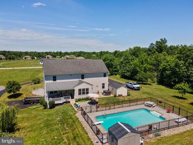 75 SAINT JOHNS RD W, Littlestown, PA 17340