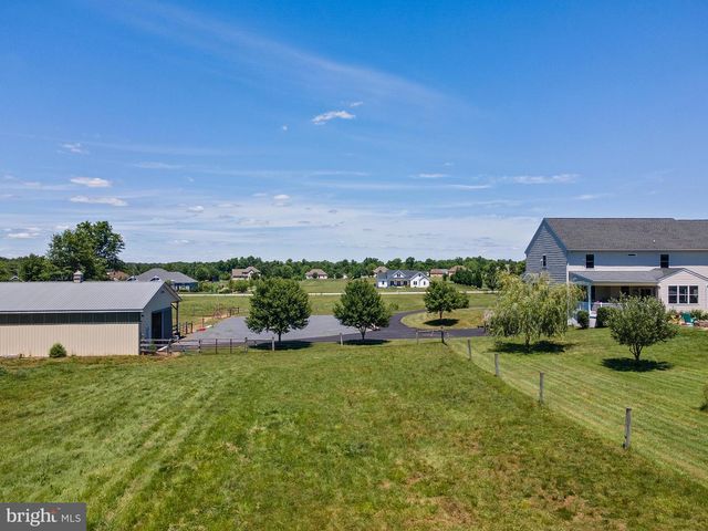 75 SAINT JOHNS RD W, Littlestown, PA 17340