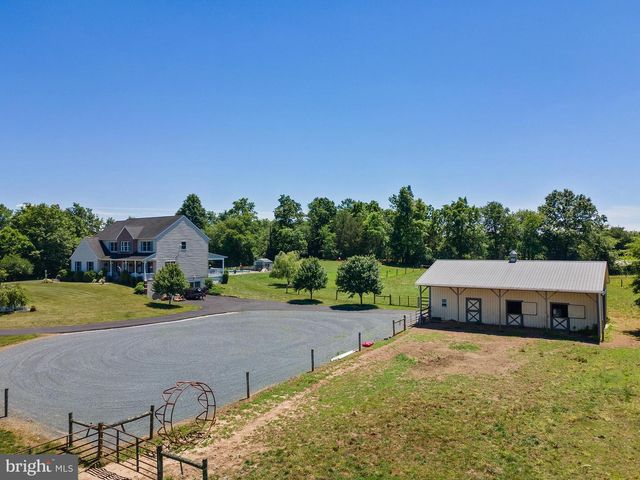 75 SAINT JOHNS RD W, Littlestown, PA 17340