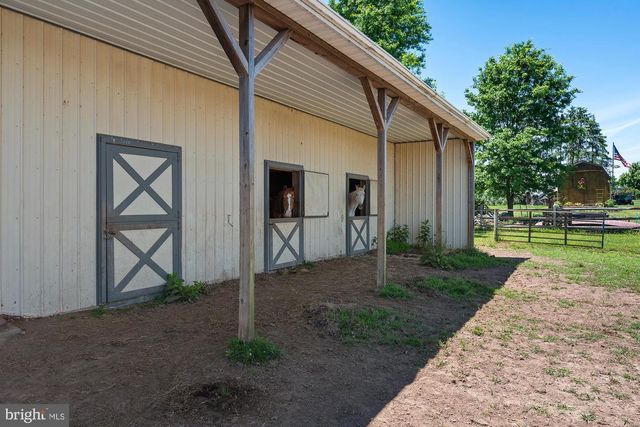 75 SAINT JOHNS RD W, Littlestown, PA 17340