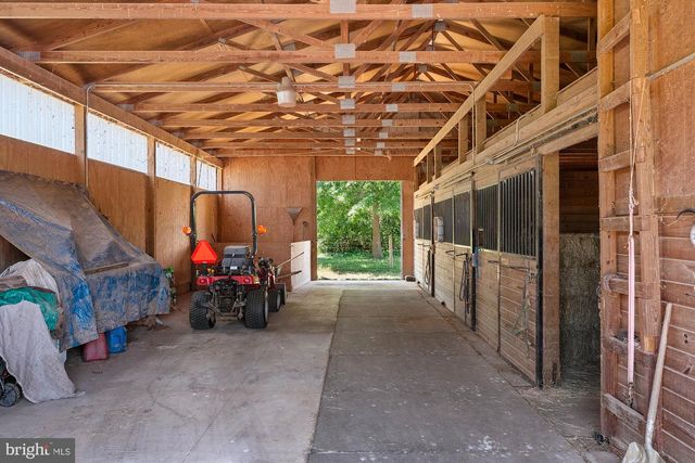 75 SAINT JOHNS RD W, Littlestown, PA 17340