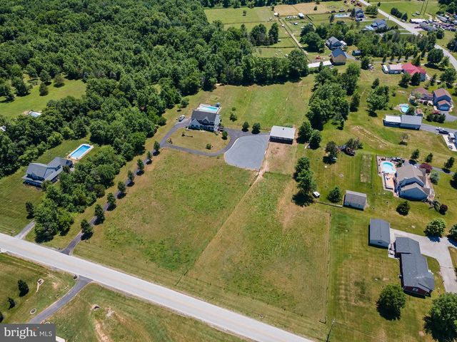 75 SAINT JOHNS RD W, Littlestown, PA 17340