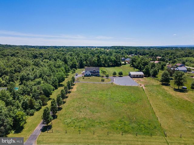 75 SAINT JOHNS RD W, Littlestown, PA 17340