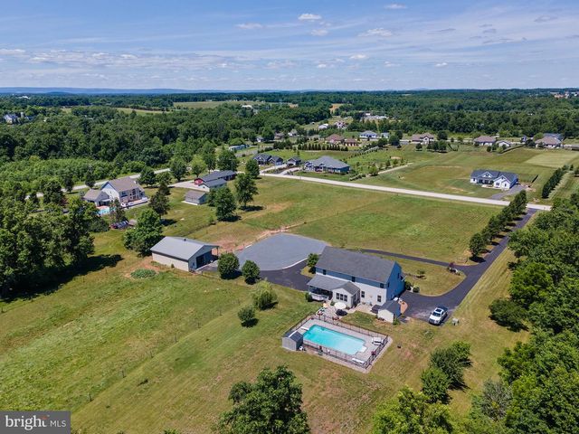75 SAINT JOHNS RD W, Littlestown, PA 17340