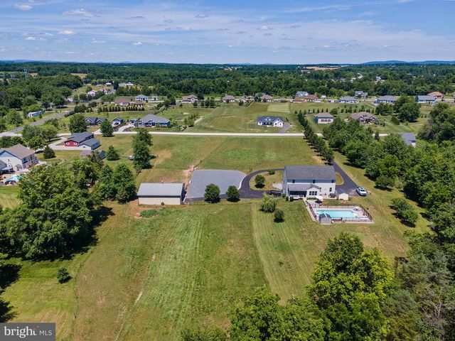 75 SAINT JOHNS RD W, Littlestown, PA 17340