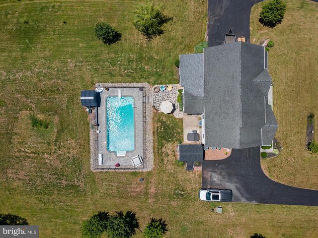 75 SAINT JOHNS RD W, Littlestown, PA 17340