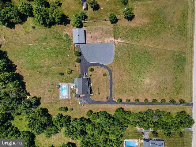 75 SAINT JOHNS RD W, Littlestown, PA 17340