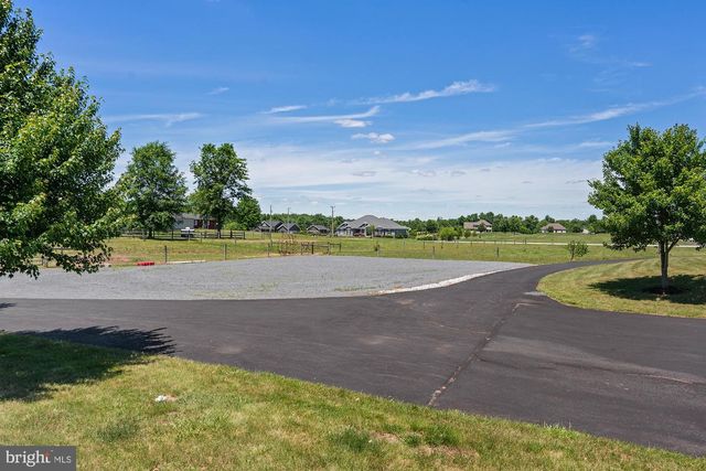 75 SAINT JOHNS RD W, Littlestown, PA 17340