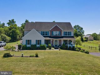 75 SAINT JOHNS RD W, Littlestown, PA 17340