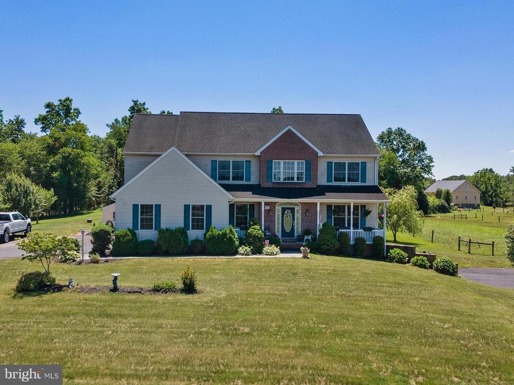 75 SAINT JOHNS RD W, Littlestown, PA 17340