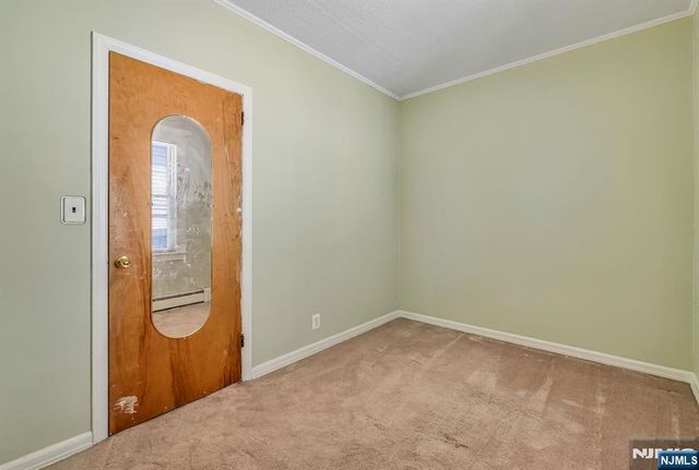 54 Gall Avenue, Elmwood Park, NJ 07407