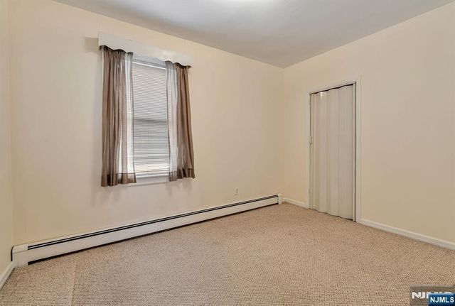 54 Gall Avenue, Elmwood Park, NJ 07407