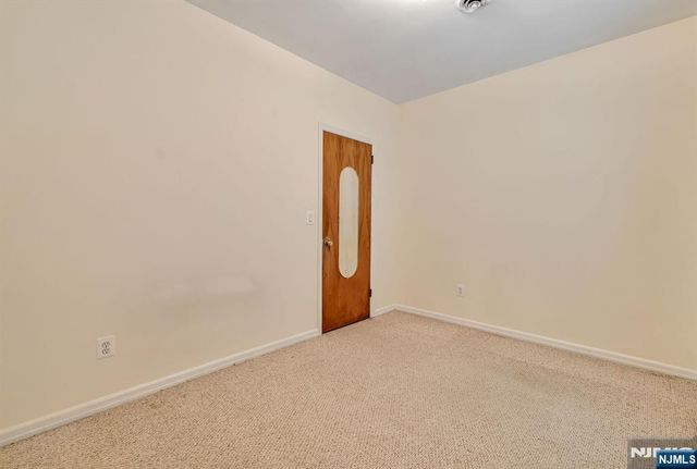 54 Gall Avenue, Elmwood Park, NJ 07407