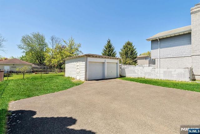 54 Gall Avenue, Elmwood Park, NJ 07407
