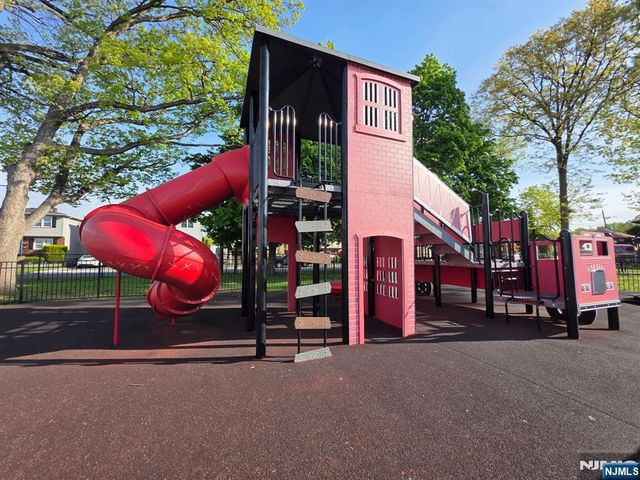54 Gall Avenue, Elmwood Park, NJ 07407