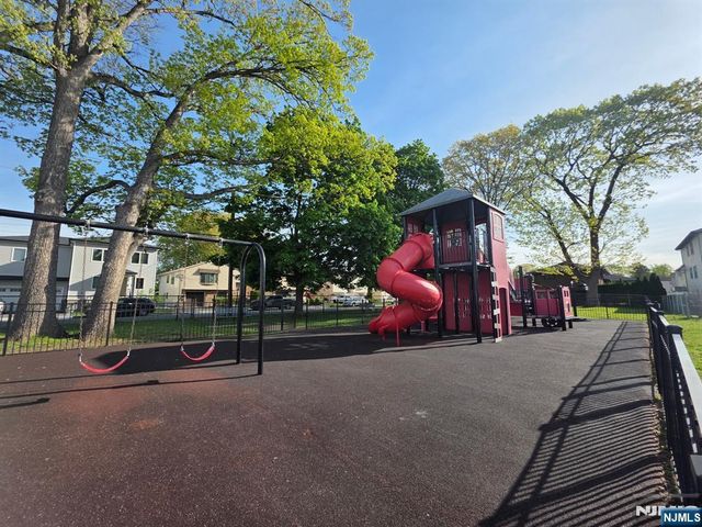 54 Gall Avenue, Elmwood Park, NJ 07407