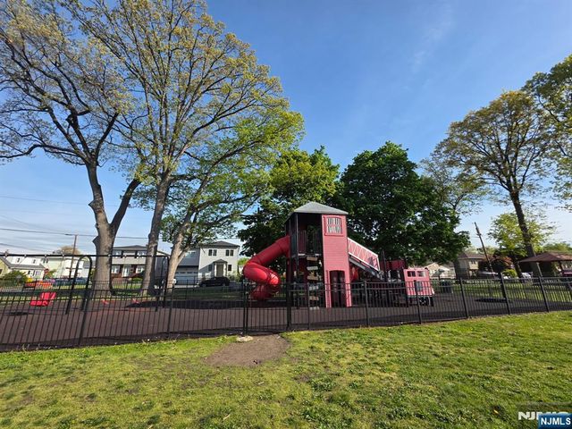 54 Gall Avenue, Elmwood Park, NJ 07407