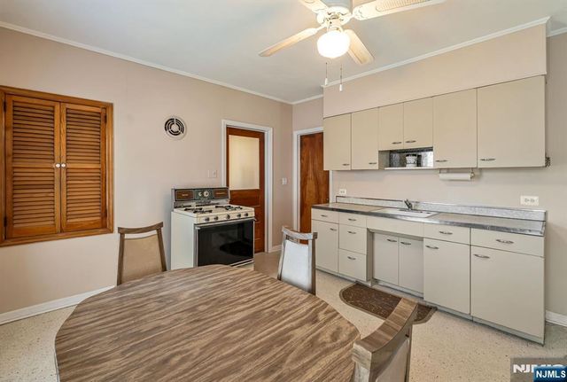 54 Gall Avenue, Elmwood Park, NJ 07407