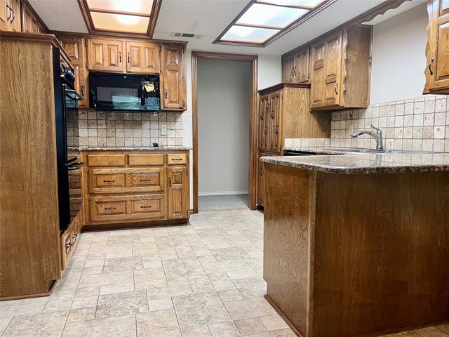 932 Old Mill Circle, Irving, TX 75061