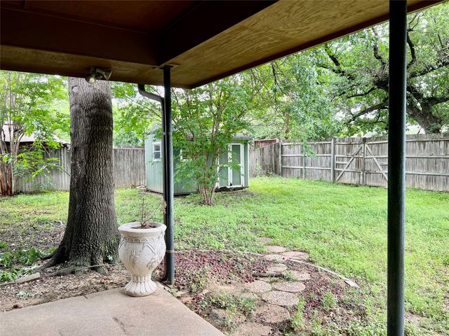 932 Old Mill Circle, Irving, TX 75061