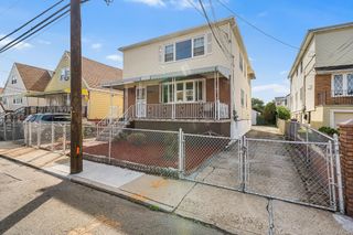2711 Deerfield Road, Far Rockaway, NY 11691
