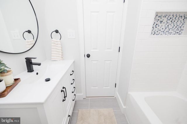 6 VALLEY BEND RD, Westminster, MD 21157