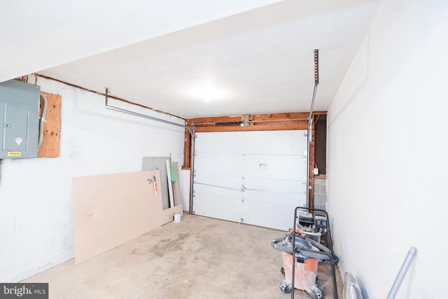 6 VALLEY BEND RD, Westminster, MD 21157