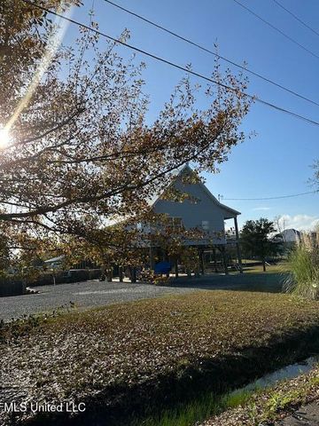 4121 Dolphin Street, Bay Saint Louis, MS 39520