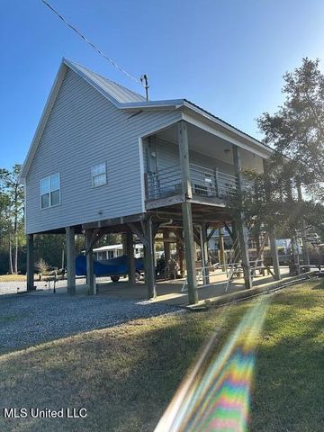 4121 Dolphin Street, Bay Saint Louis, MS 39520