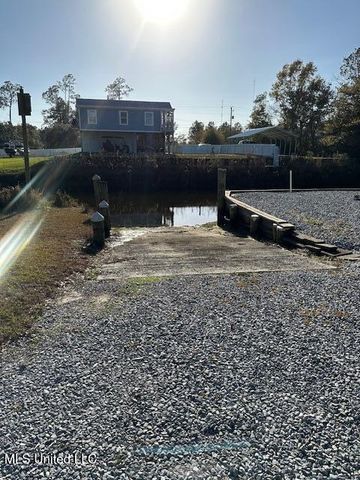 4121 Dolphin Street, Bay Saint Louis, MS 39520