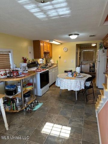 4121 Dolphin Street, Bay Saint Louis, MS 39520