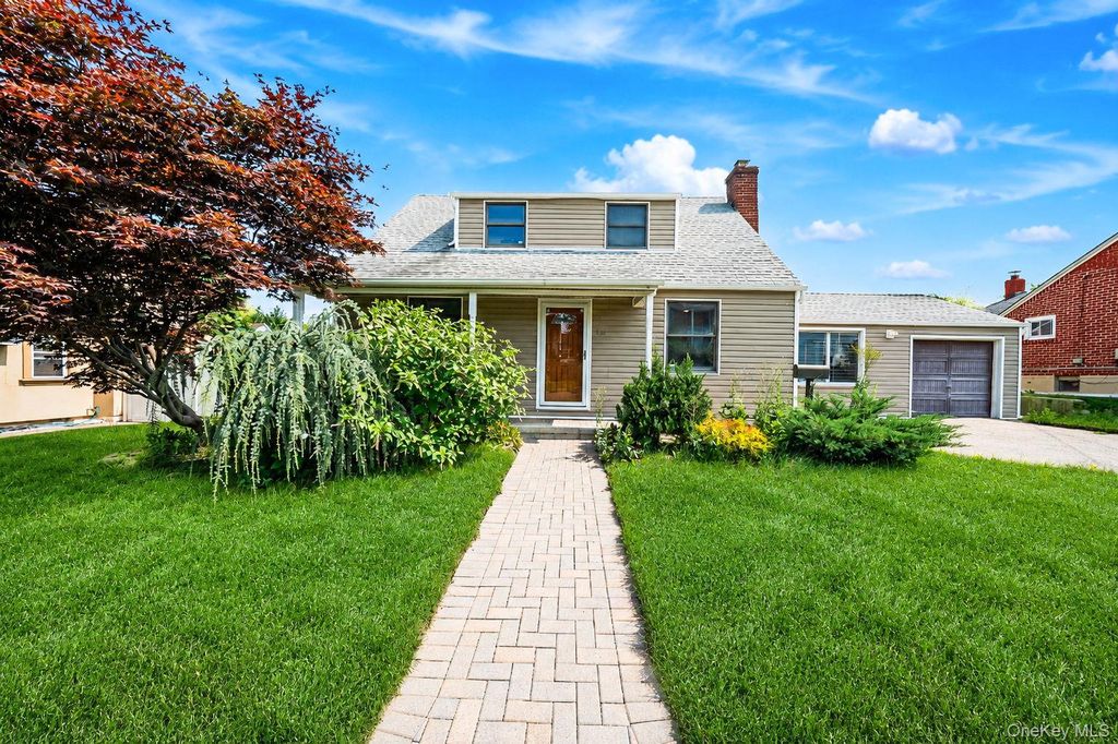 12 Nelson Street, Elmont, NY 11003