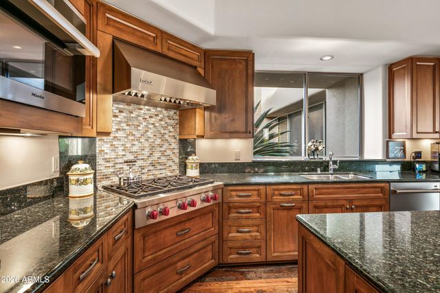 11131 E GRAYTHORN Drive, Scottsdale, AZ 85262