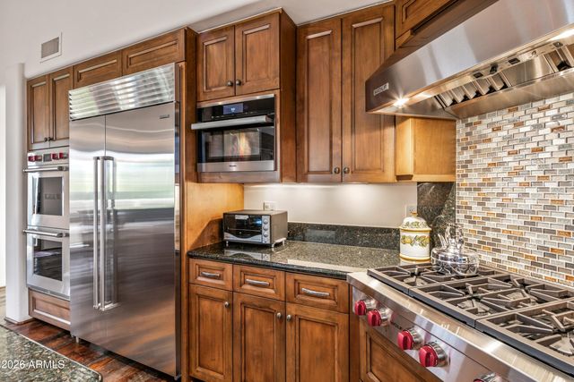 11131 E GRAYTHORN Drive, Scottsdale, AZ 85262