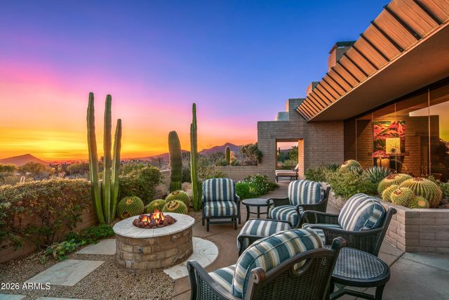 11131 E GRAYTHORN Drive, Scottsdale, AZ 85262