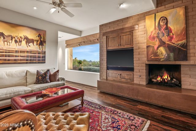 11131 E GRAYTHORN Drive, Scottsdale, AZ 85262