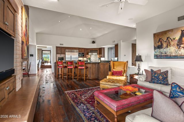 11131 E GRAYTHORN Drive, Scottsdale, AZ 85262