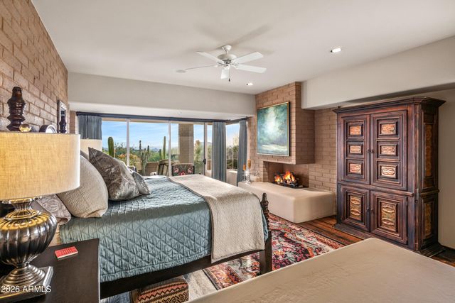 11131 E GRAYTHORN Drive, Scottsdale, AZ 85262