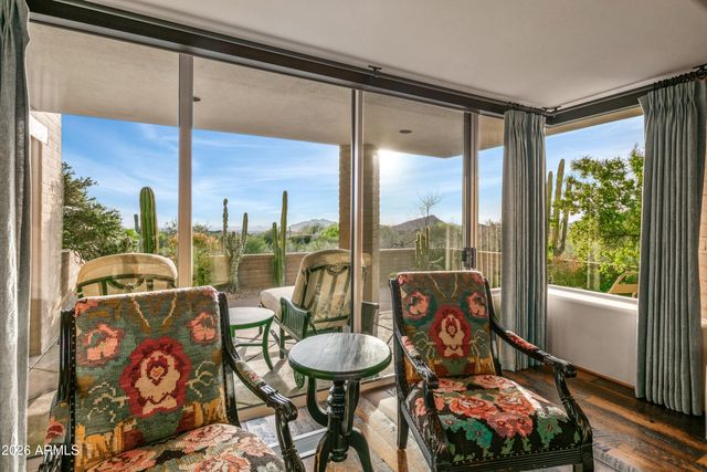 11131 E GRAYTHORN Drive, Scottsdale, AZ 85262