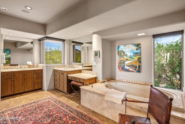 11131 E GRAYTHORN Drive, Scottsdale, AZ 85262