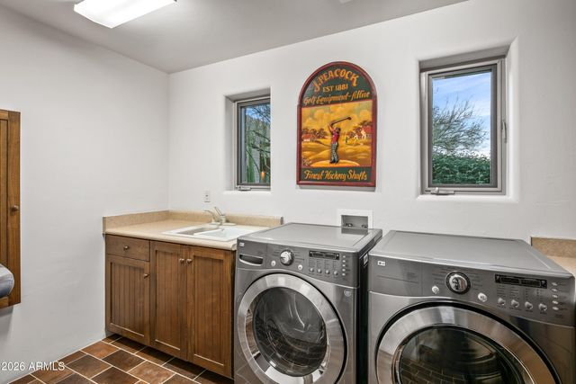 11131 E GRAYTHORN Drive, Scottsdale, AZ 85262