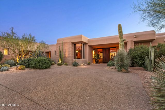 11131 E GRAYTHORN Drive, Scottsdale, AZ 85262