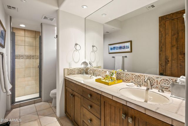 11131 E GRAYTHORN Drive, Scottsdale, AZ 85262