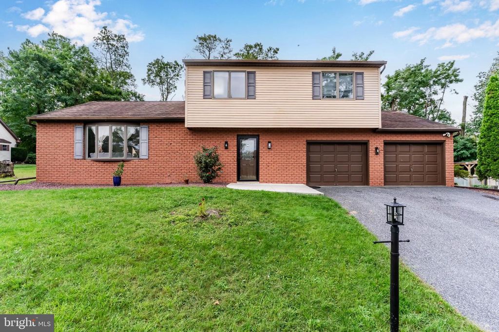 4913 JANELLE DR, Harrisburg, PA 17112